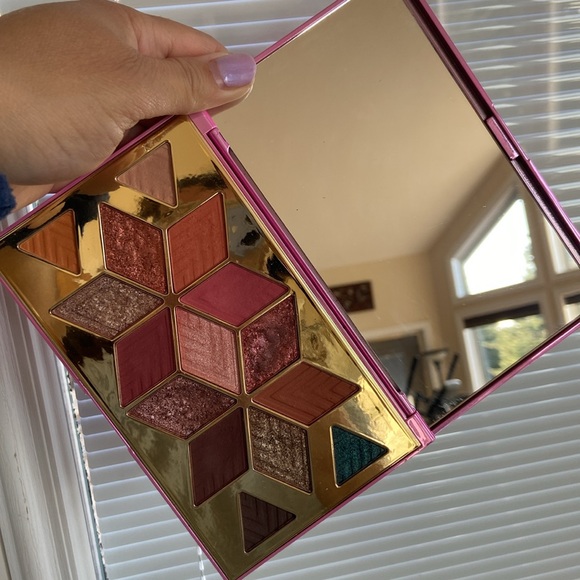 Pur x Barbie eyeshadow palette - Picture 3 of 6